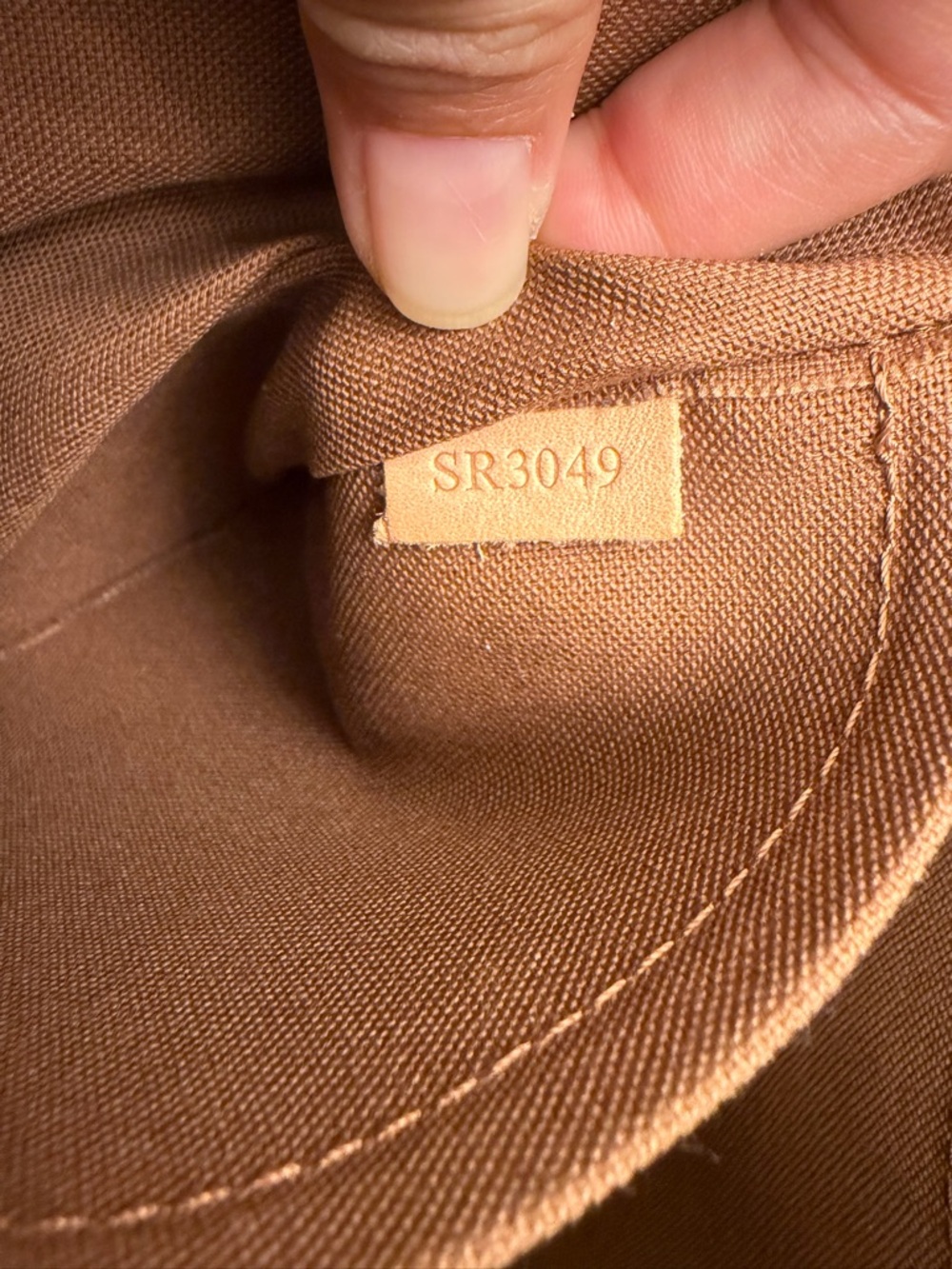 Louis Vuitton Palermo Pm (PRICE FIRM) - Picture 3 of 16